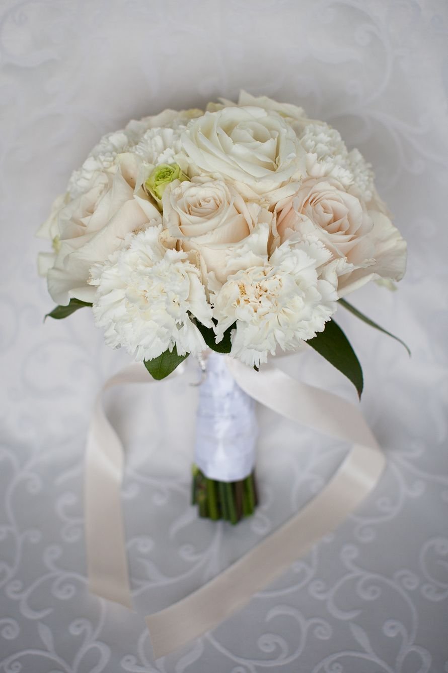 Свадебный букет невесты роза Вайт Охара