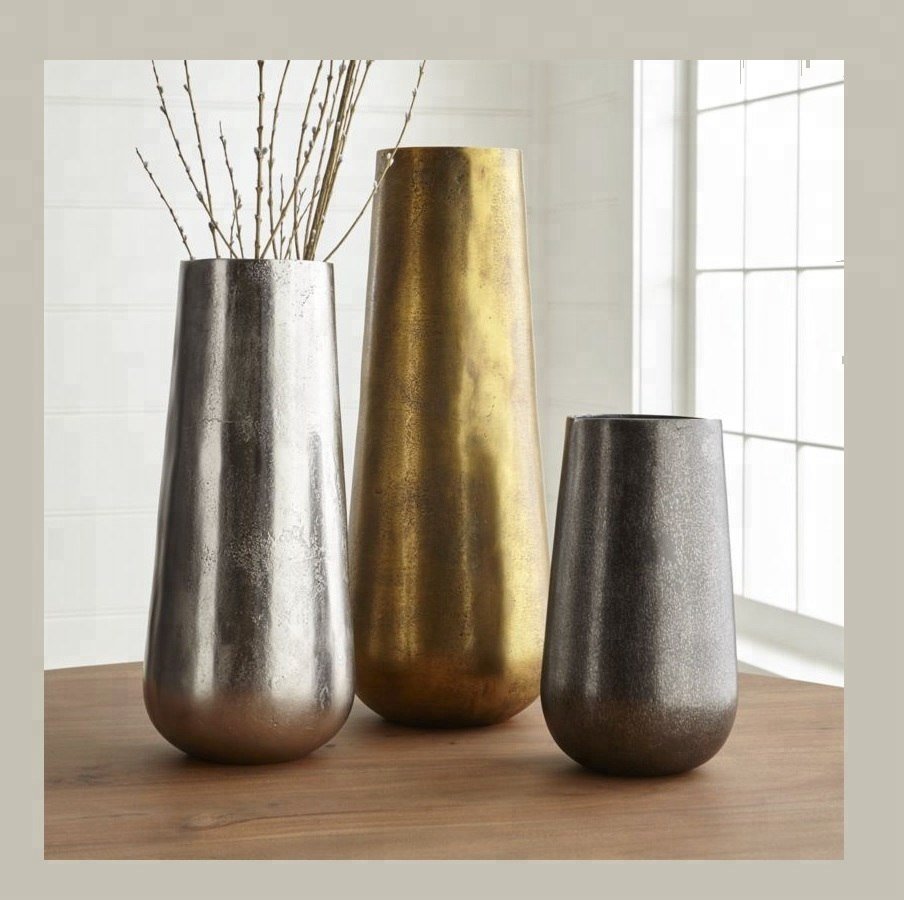Напольные вазы из металла