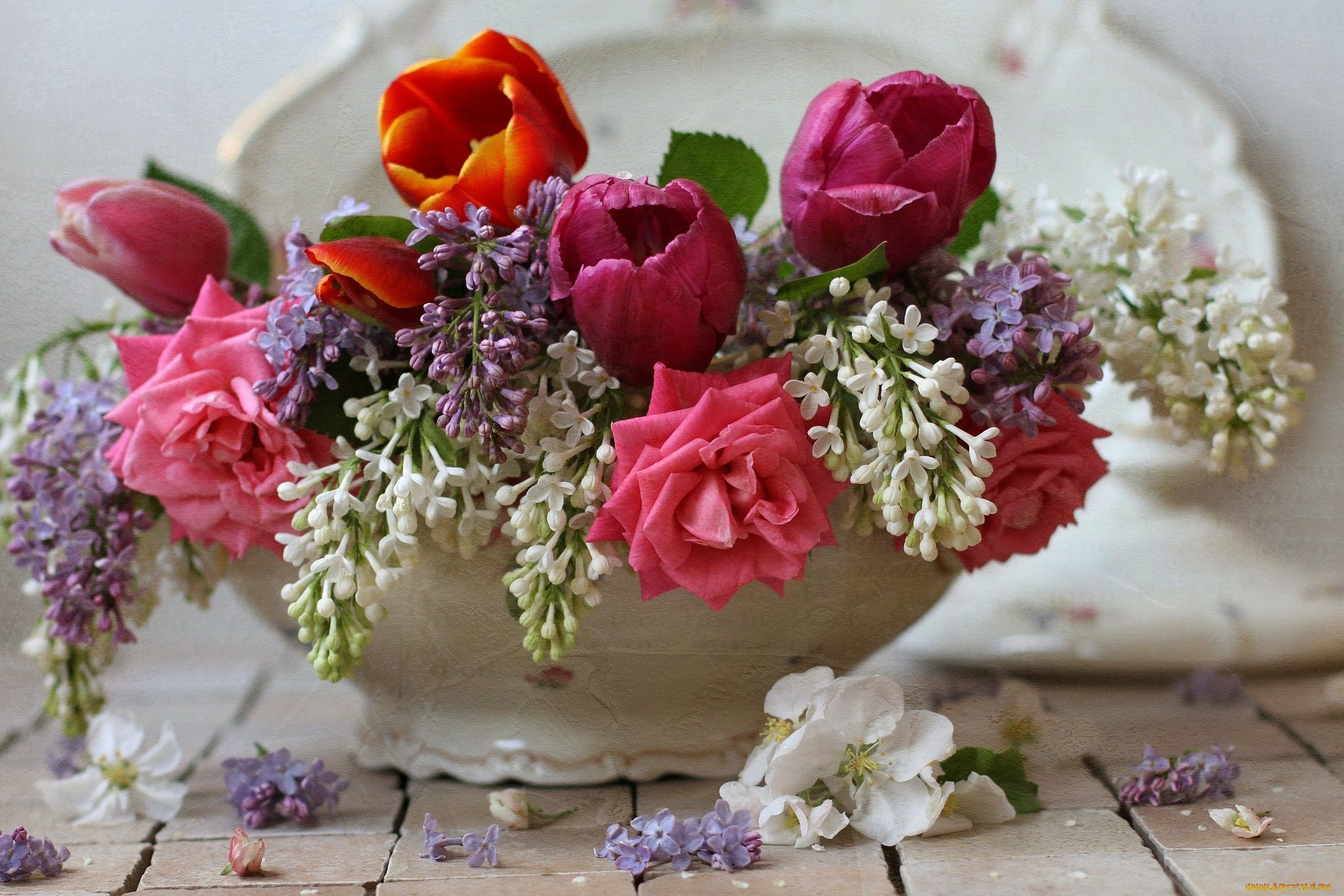 I a beautiful flower. Весенний букет. Красивый букет в вазе. Шикарные цветы в вазе. Красивый весенний букет.