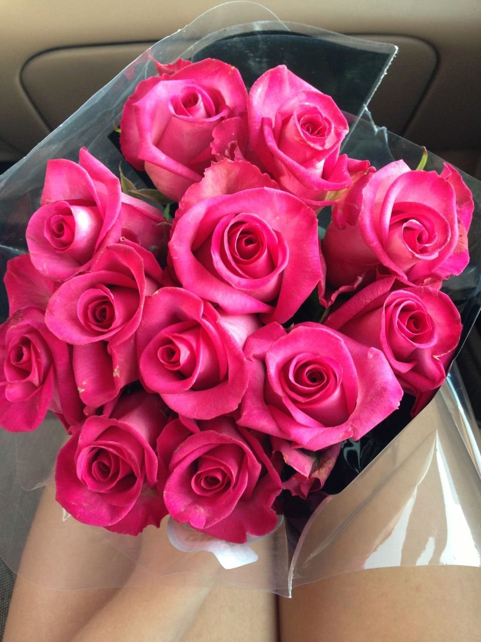 фото цветов роз букет в руках
