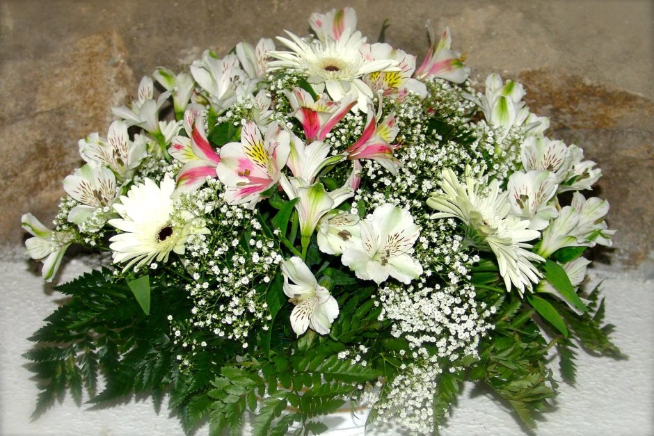 Букет невесты розы и хризантемы