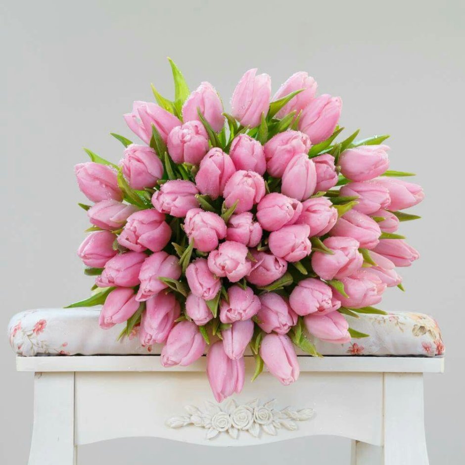 Розовые тюльпаны