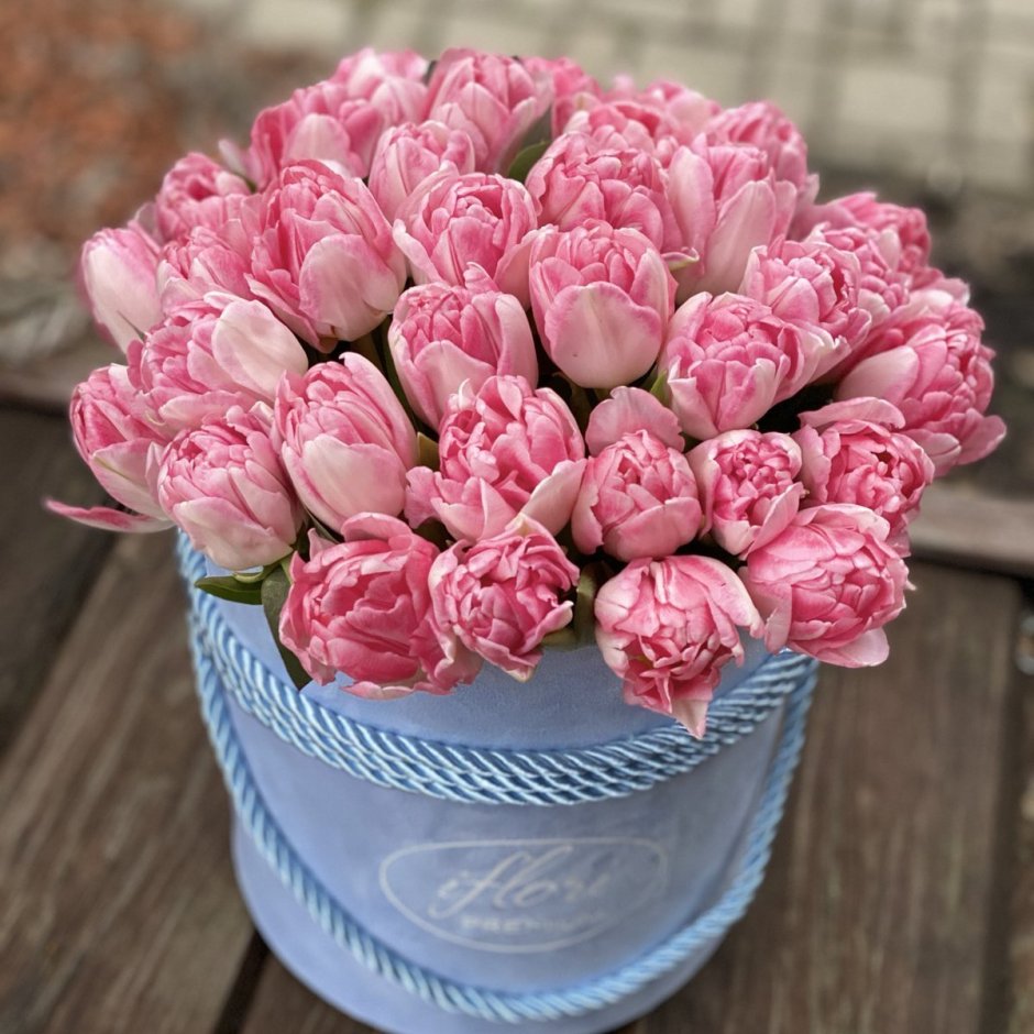 Пионовидные тюльпаны букет
