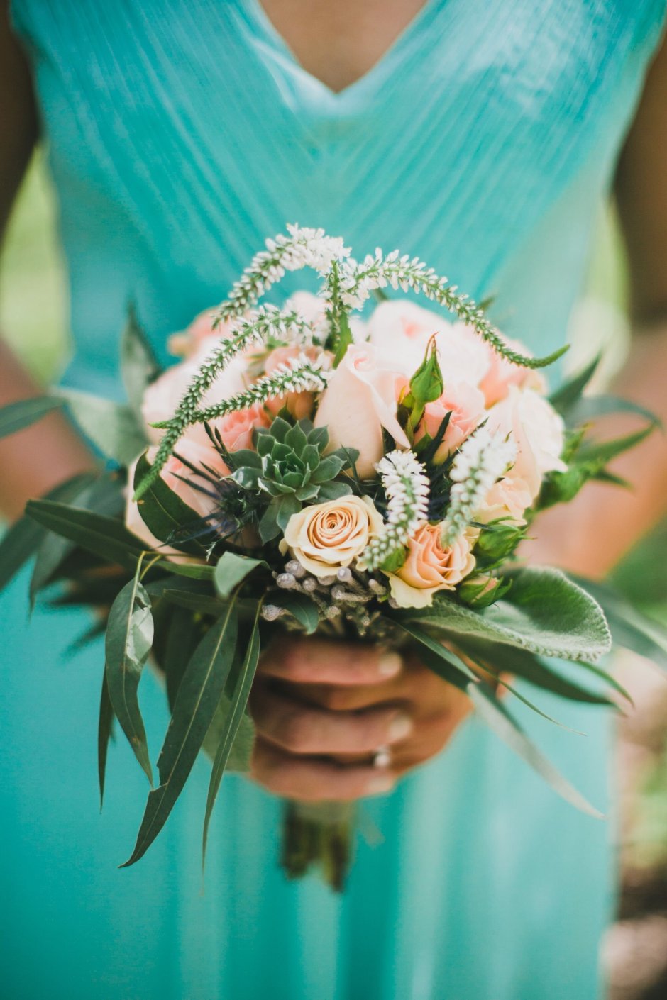 Свадебный букет в изумрудном цвете
