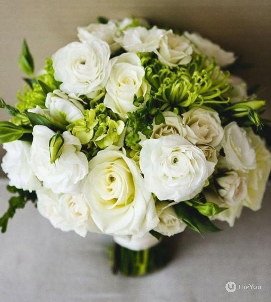 Свадебные букеты 2021 белые розы