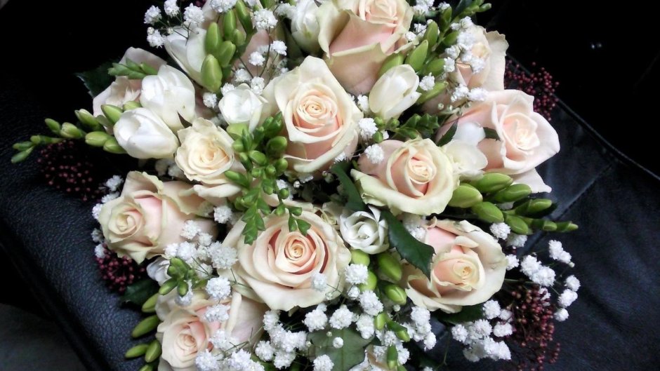 Букет цветов на свадьбу от мамы