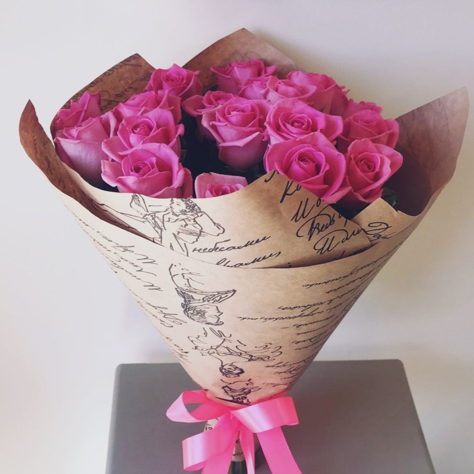Упаковка роз в бумагу