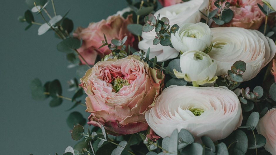 Букет тюльпан Хризантема роза лизиантус