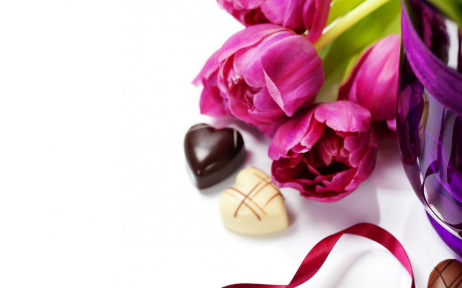 Тюльпаны и конфеты