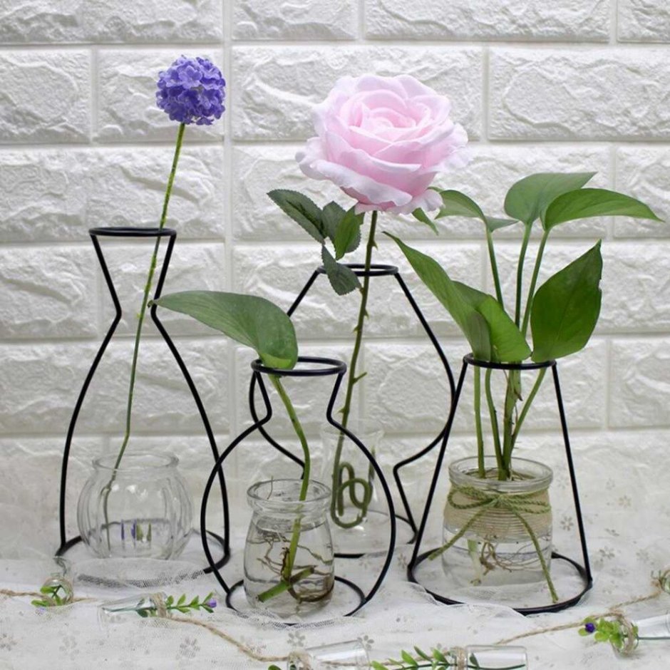 Кованые вазы для цветов