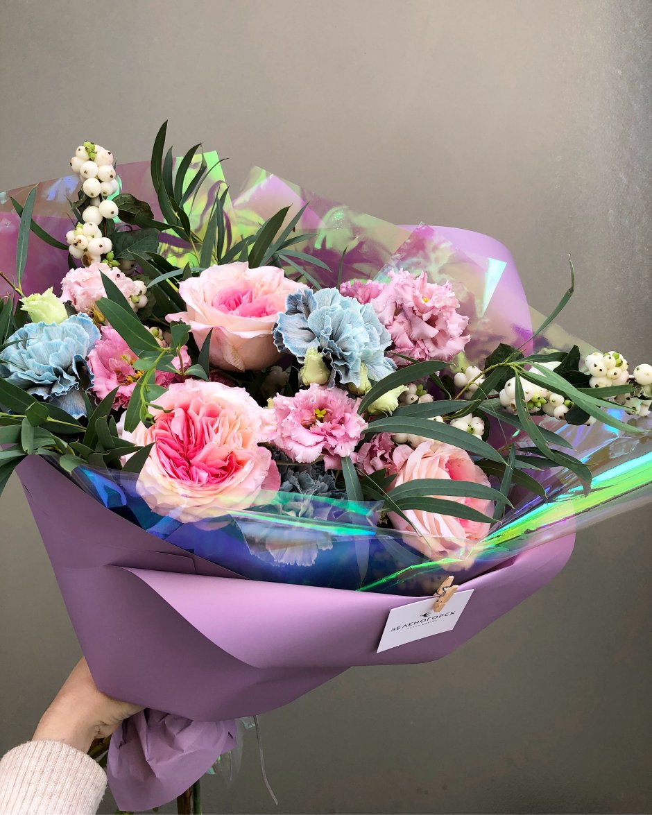 Букет цветов в офисе