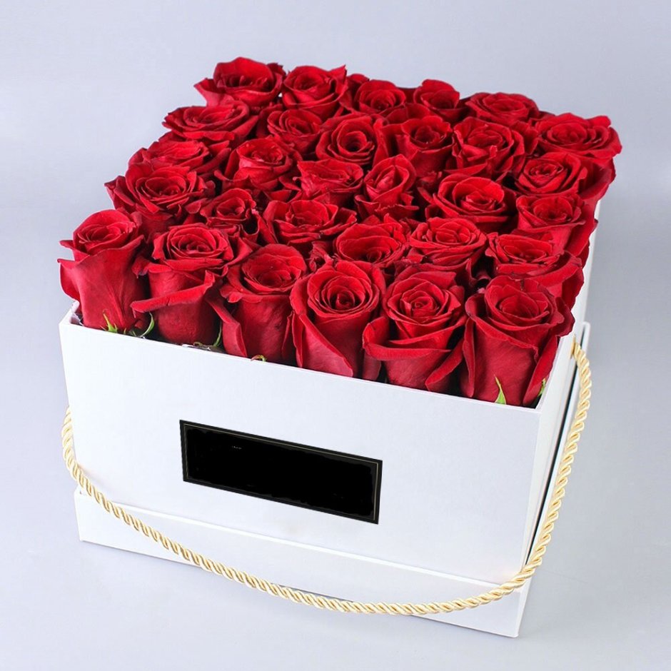 Шикарные розы в коробке