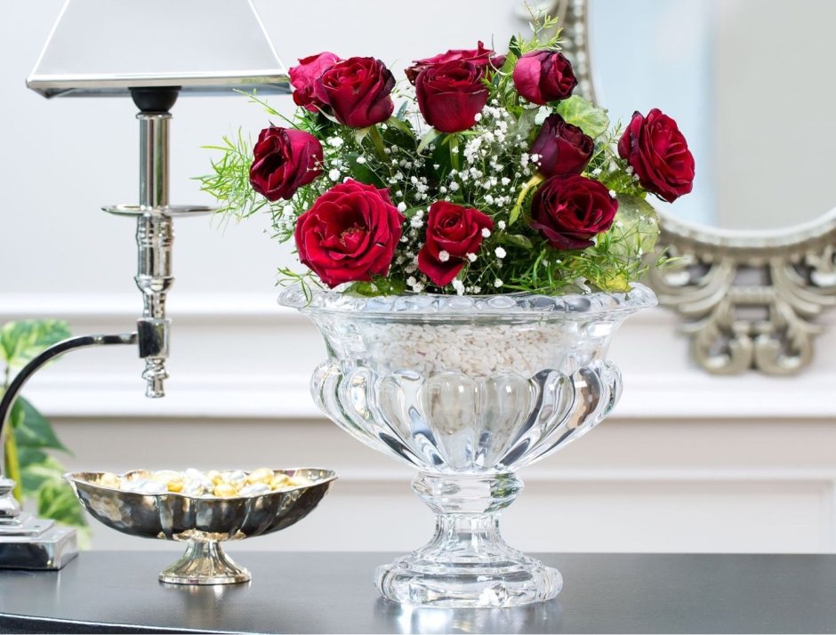 Роскошные вазы с цветами