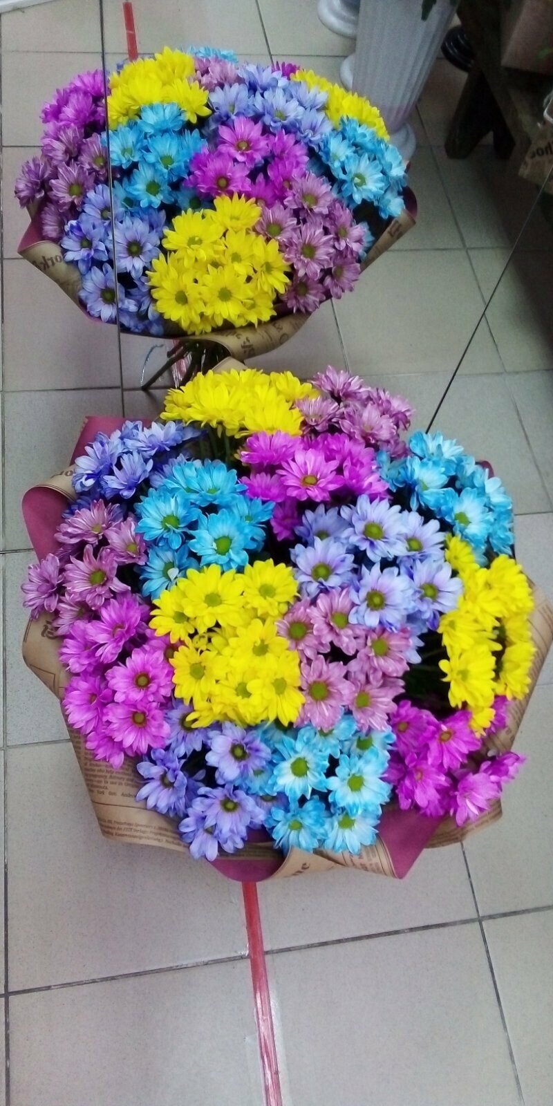 Цветные хризантемы букет