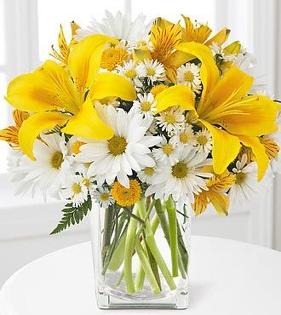 Букет Лилия и желтые хризантемы
