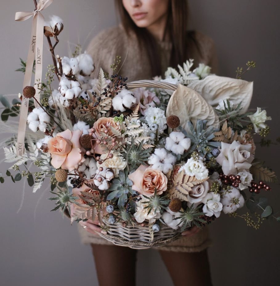 Woman dried Flowers