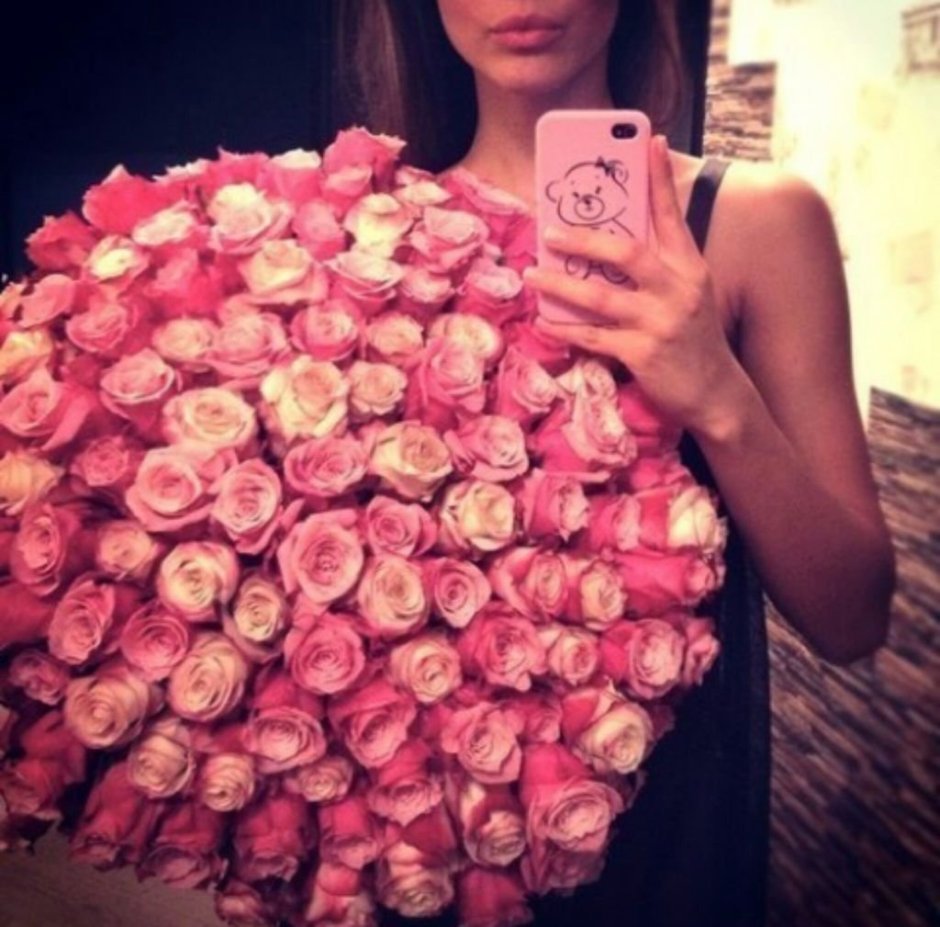 Девушка и розы на айфон