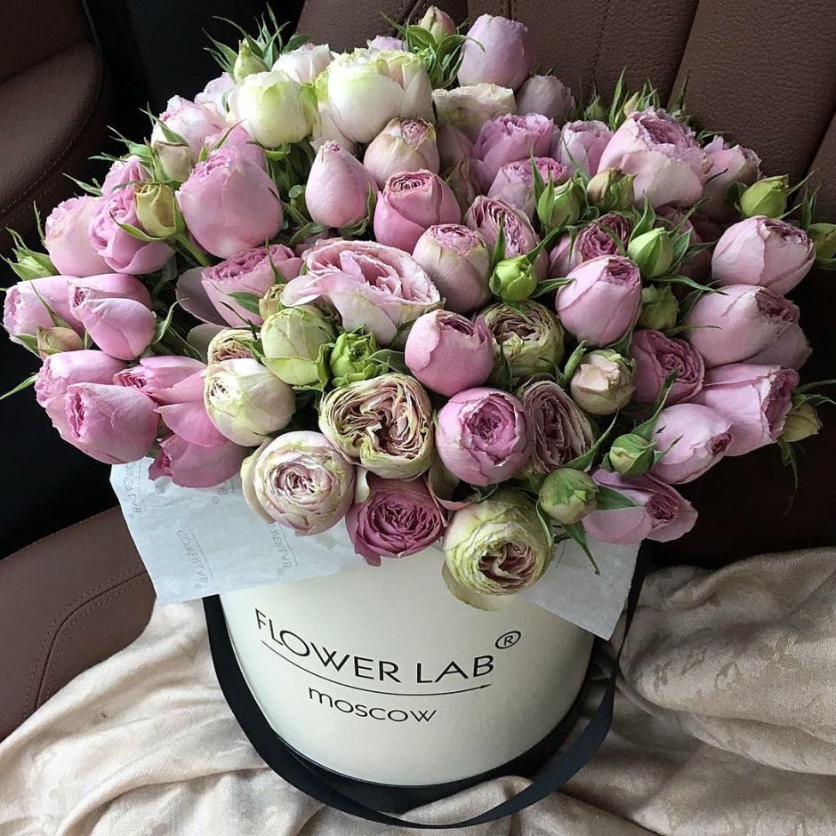 Тюльпаны пионовидные шикарный букет в вазе