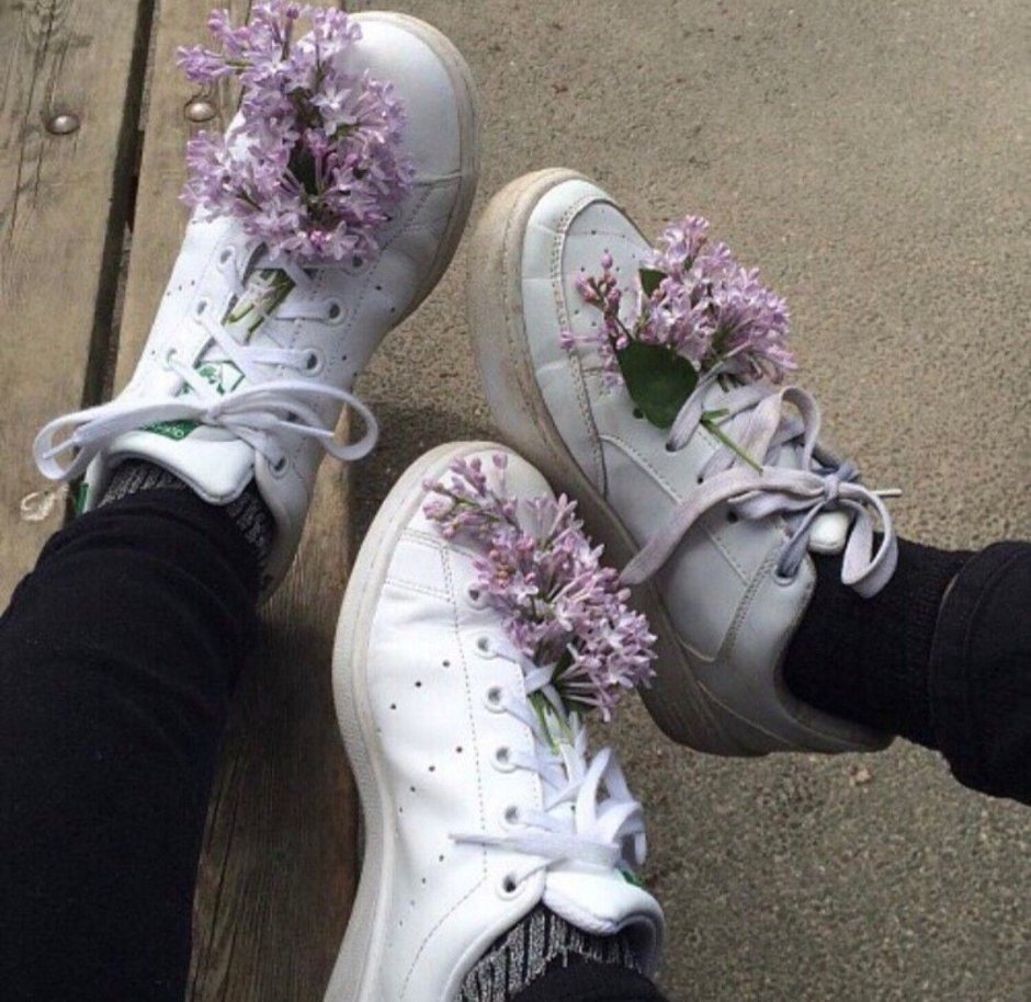 Цветы в ботинках Эстетика