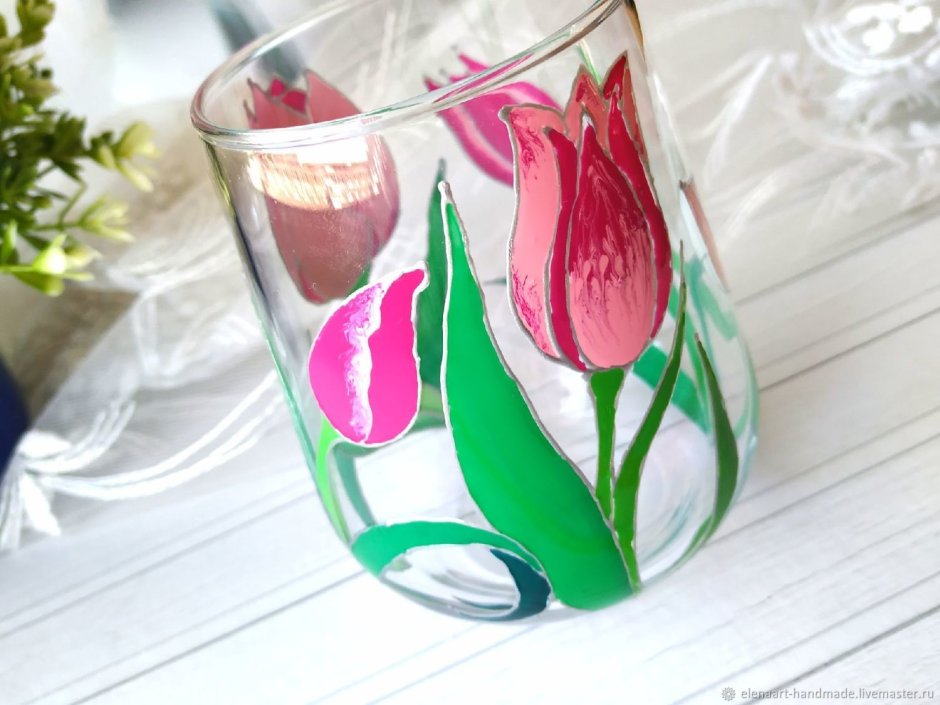 Тюльпаны в стакане