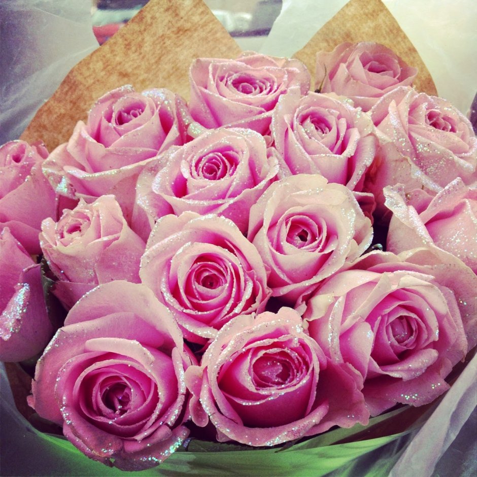 Букет розовых роз для инстаграмма