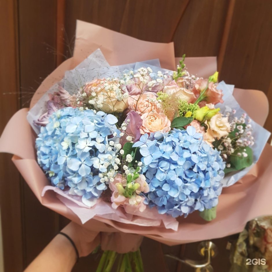 Flowers_alacarte Instagram коробка цвета Тиффани и фейерверк цветной гипсофилы