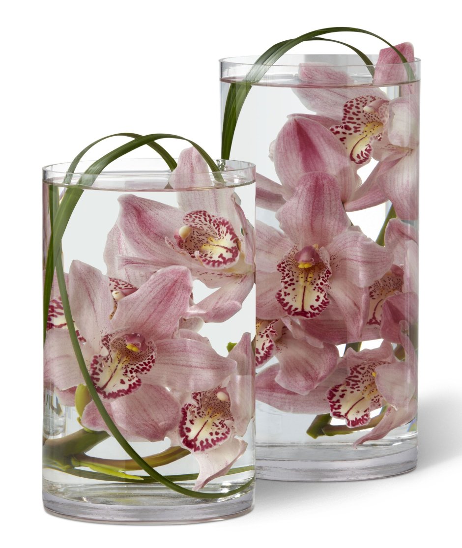 Букет с орхидеями в стеклянной вазе