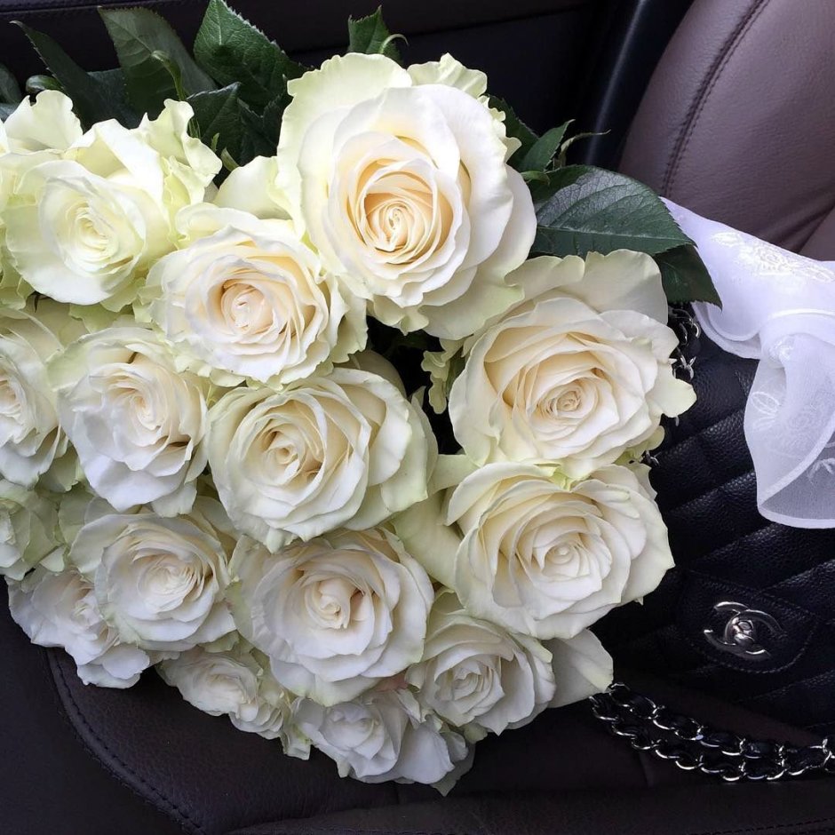 Букет белых роз Инстаграм