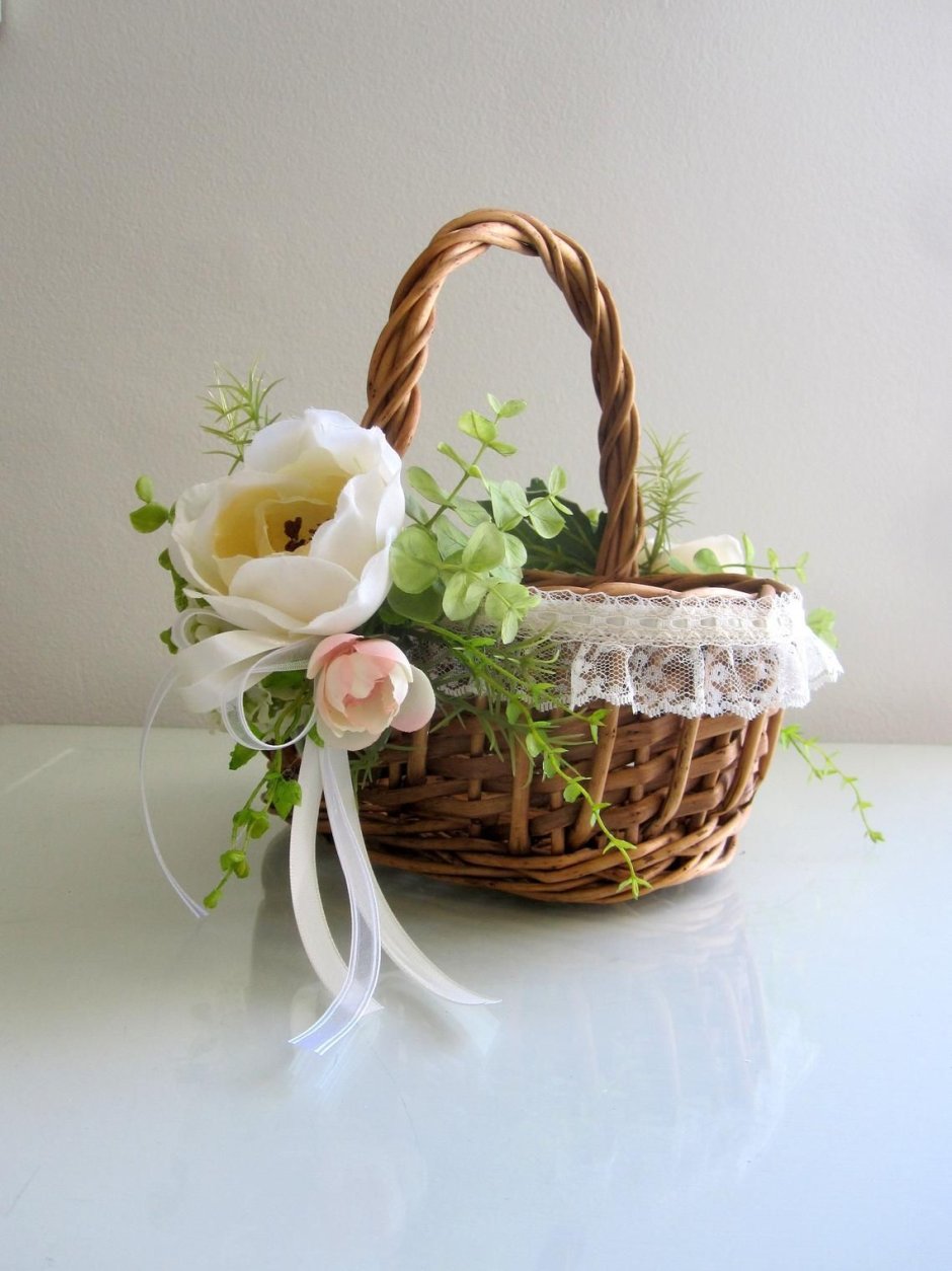 Свадебная корзинка с цветами