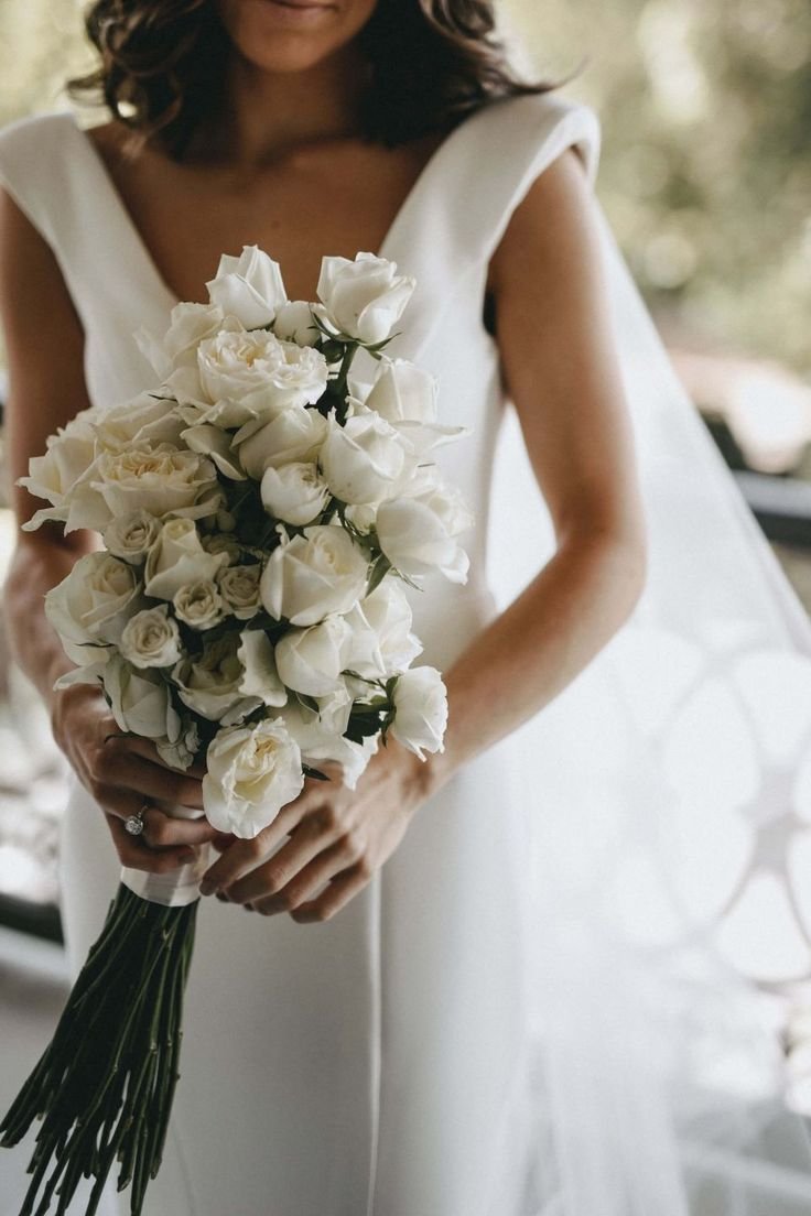 Белые розы для невесты