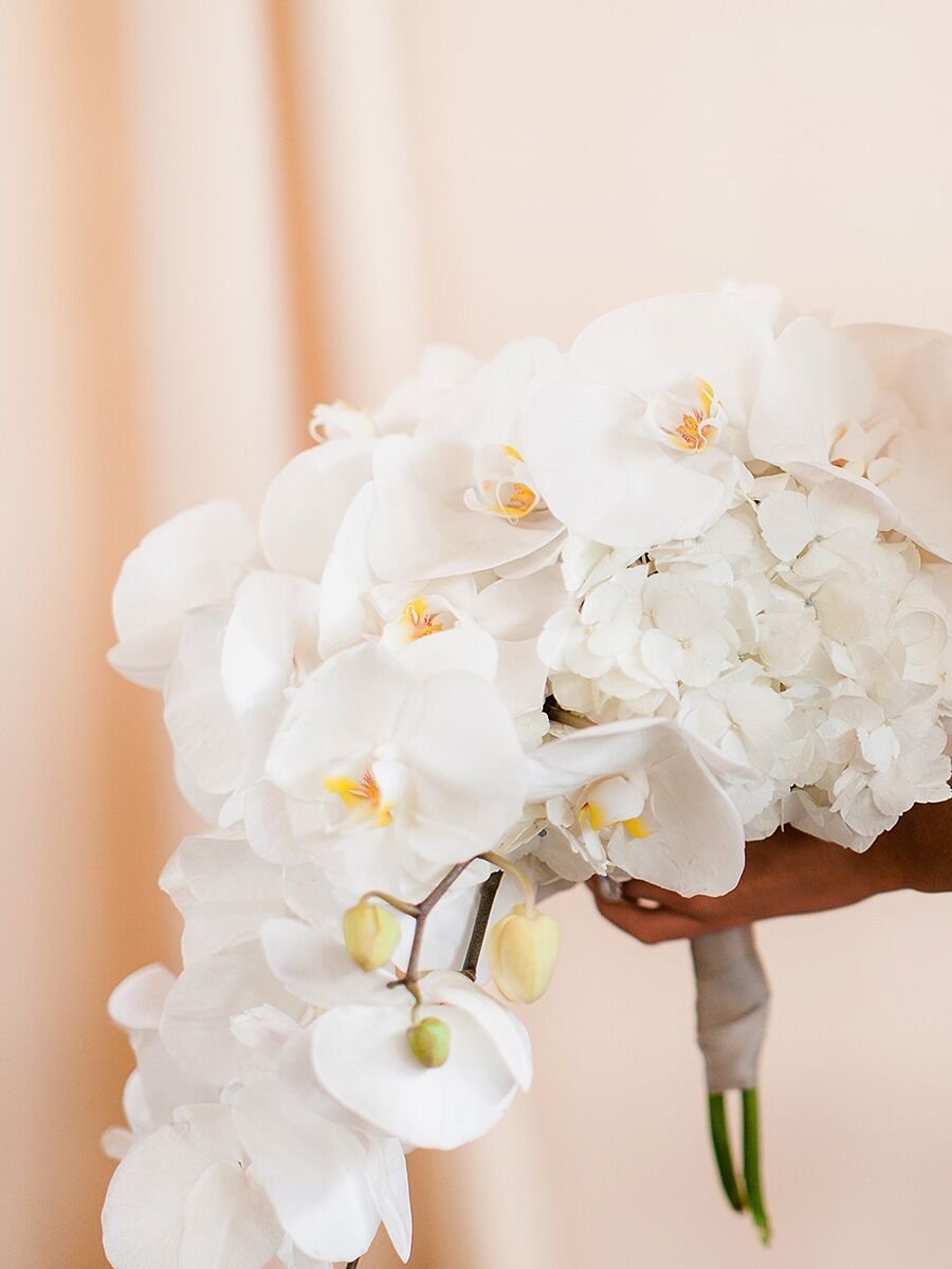 Свадебный букет гортензия и Орхидея