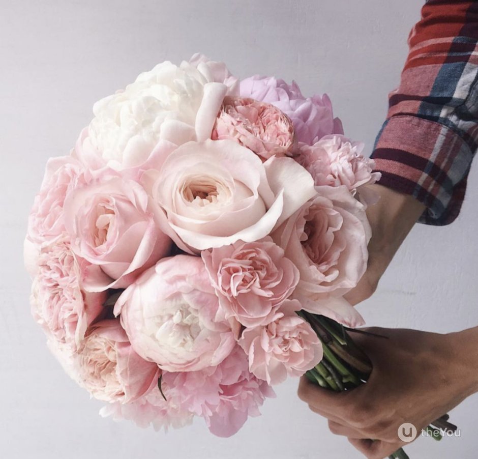 Свадебный букет пионовидные розы