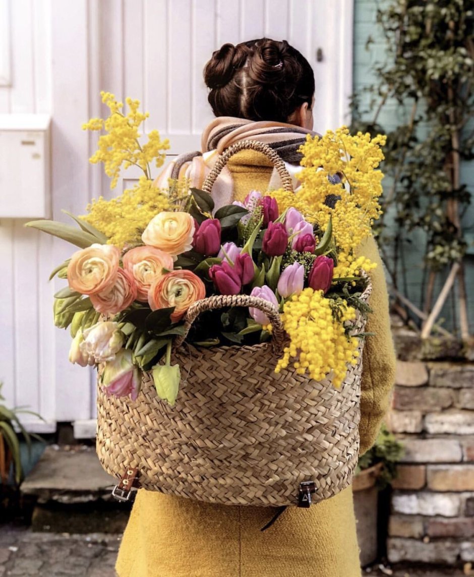 Букет цветов в сумочке