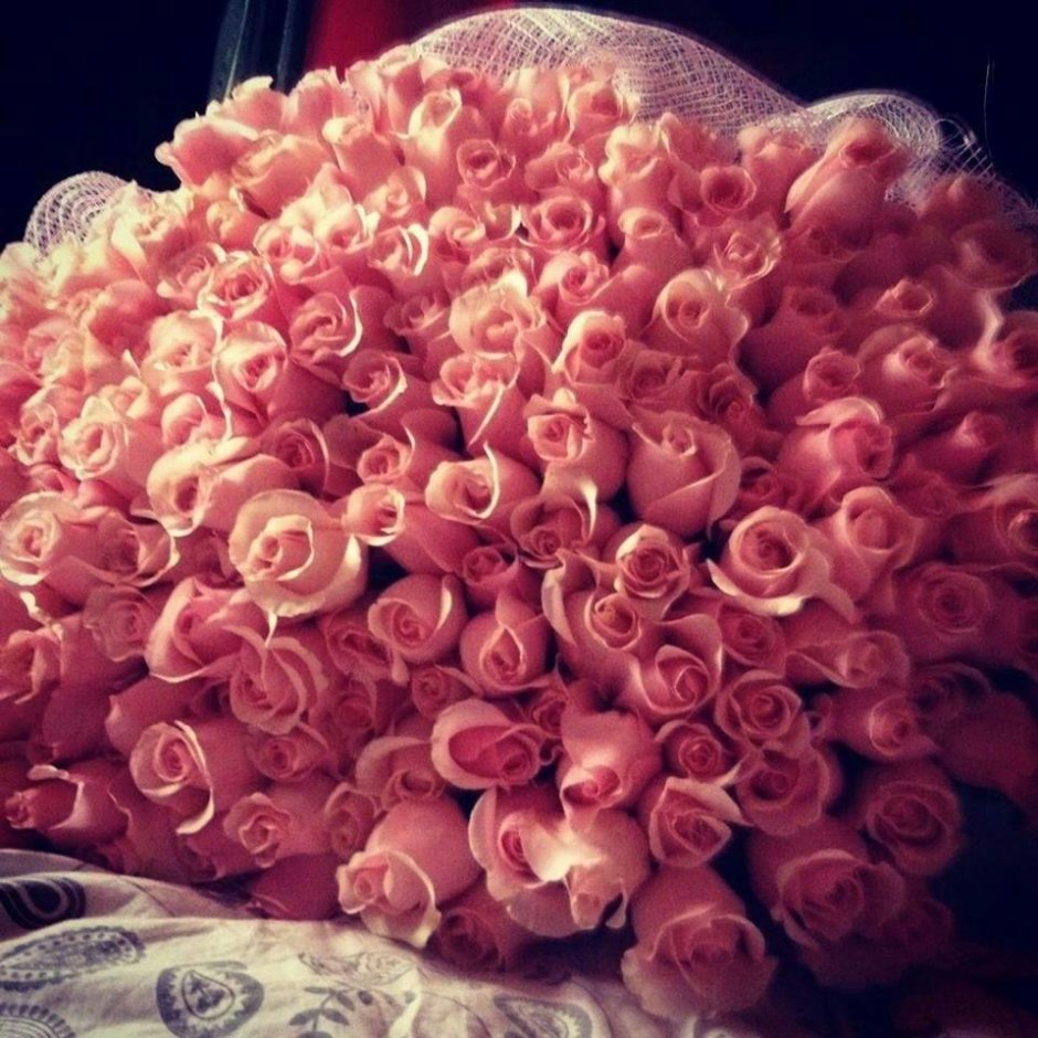 Цветы розы много букет