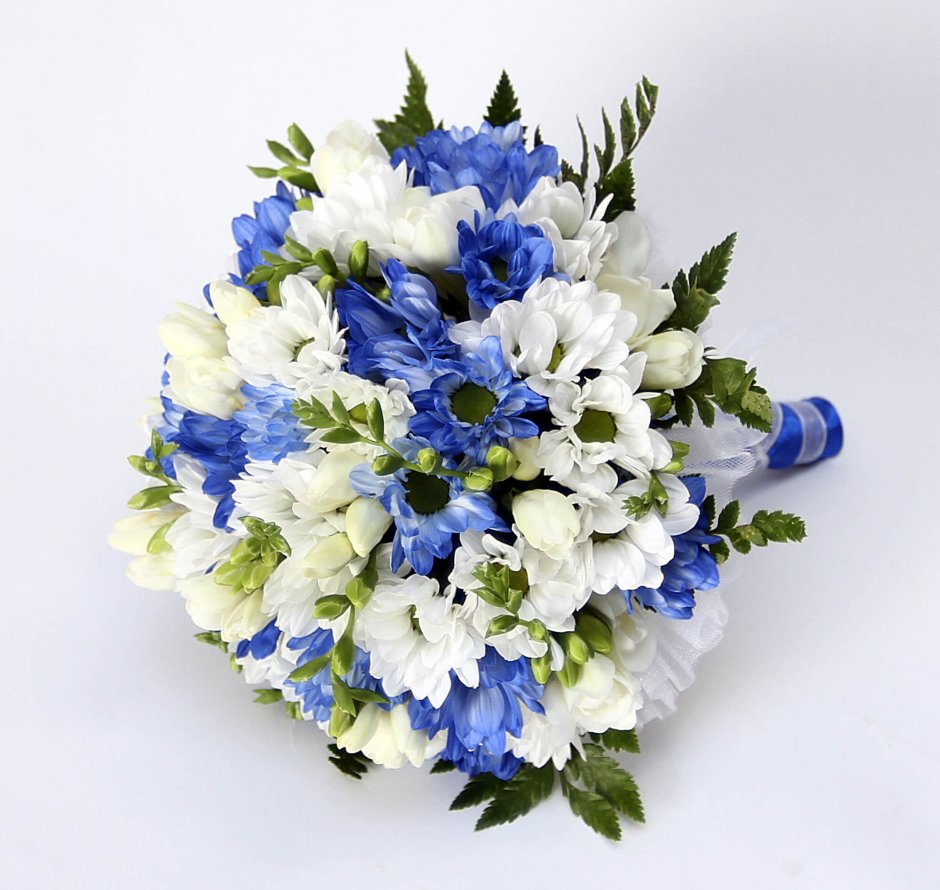 Букет невесты из синих хризантем