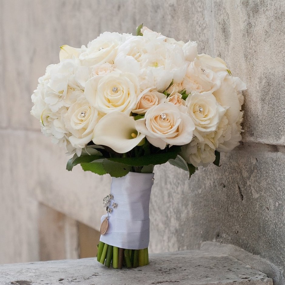 Букет невесты "белая роза" Medoviy