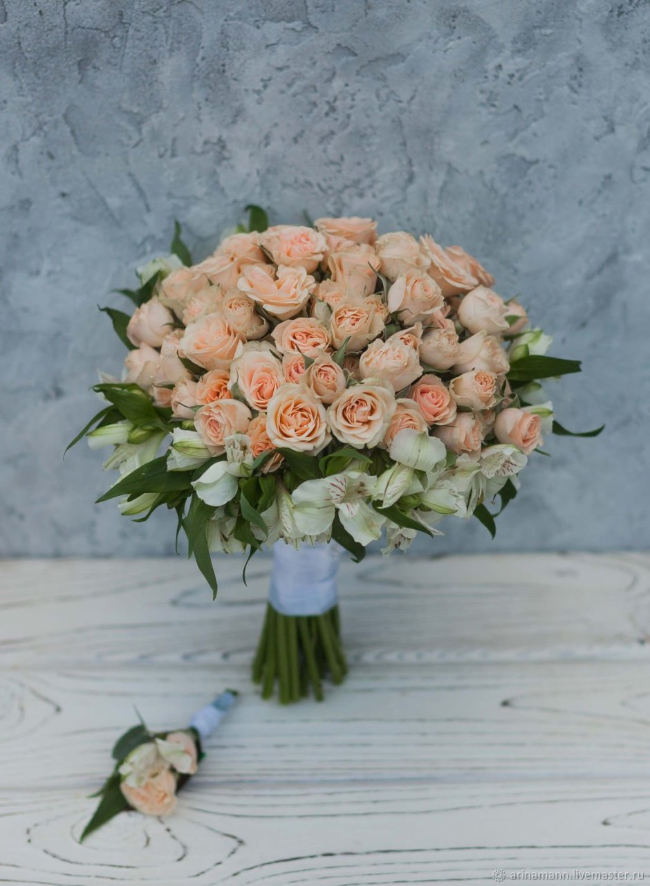 Свадебный букет 9 роз