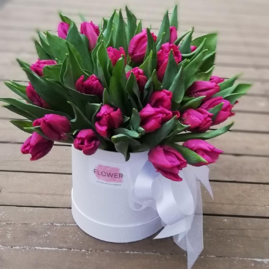 Тюльпаны в коробке