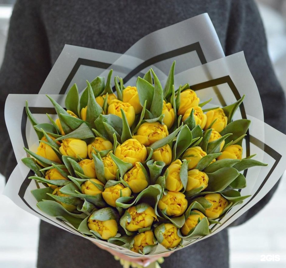 Букет желтых пионовидных тюльпанов