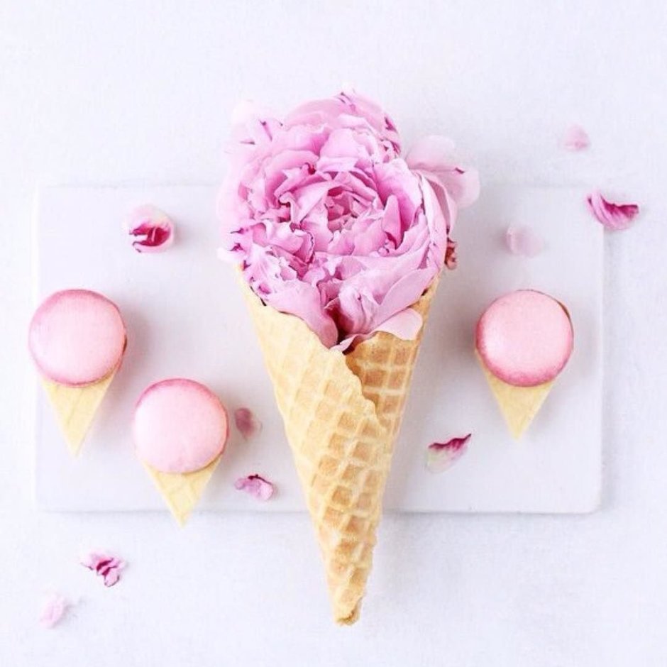Мороженое розового цвета