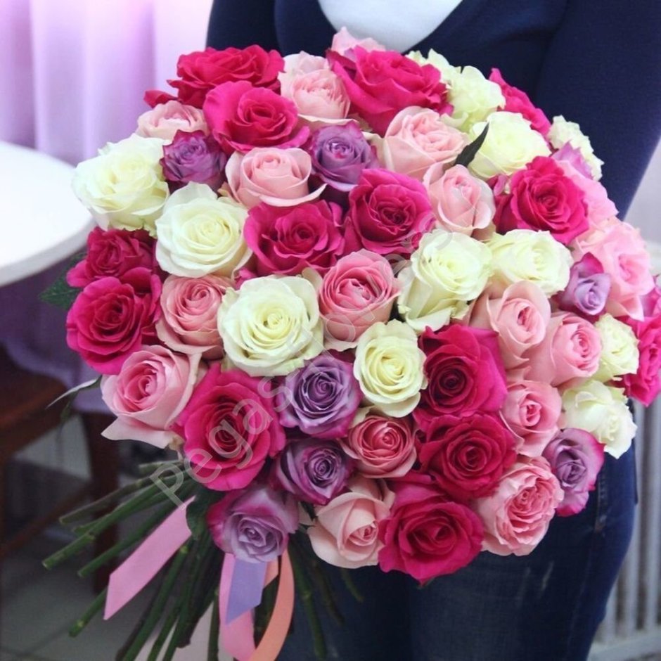 Букет роз разных цветов