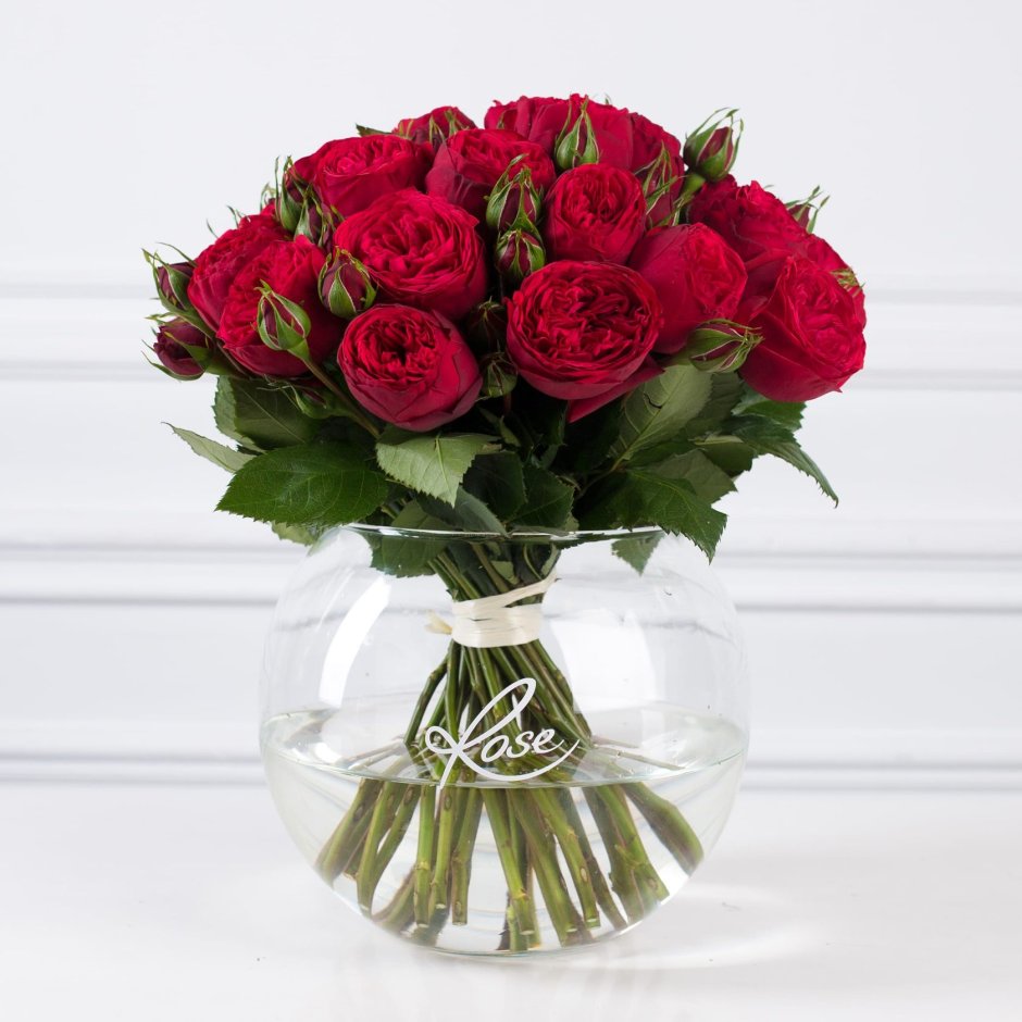 9 Красных роз в вазе