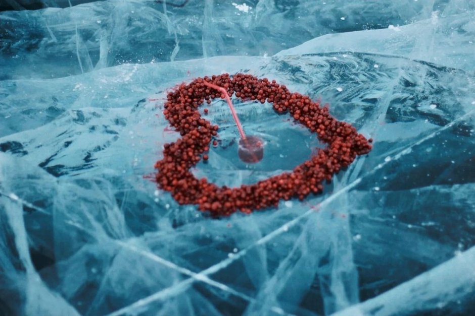 Сердце из льда на Байкале