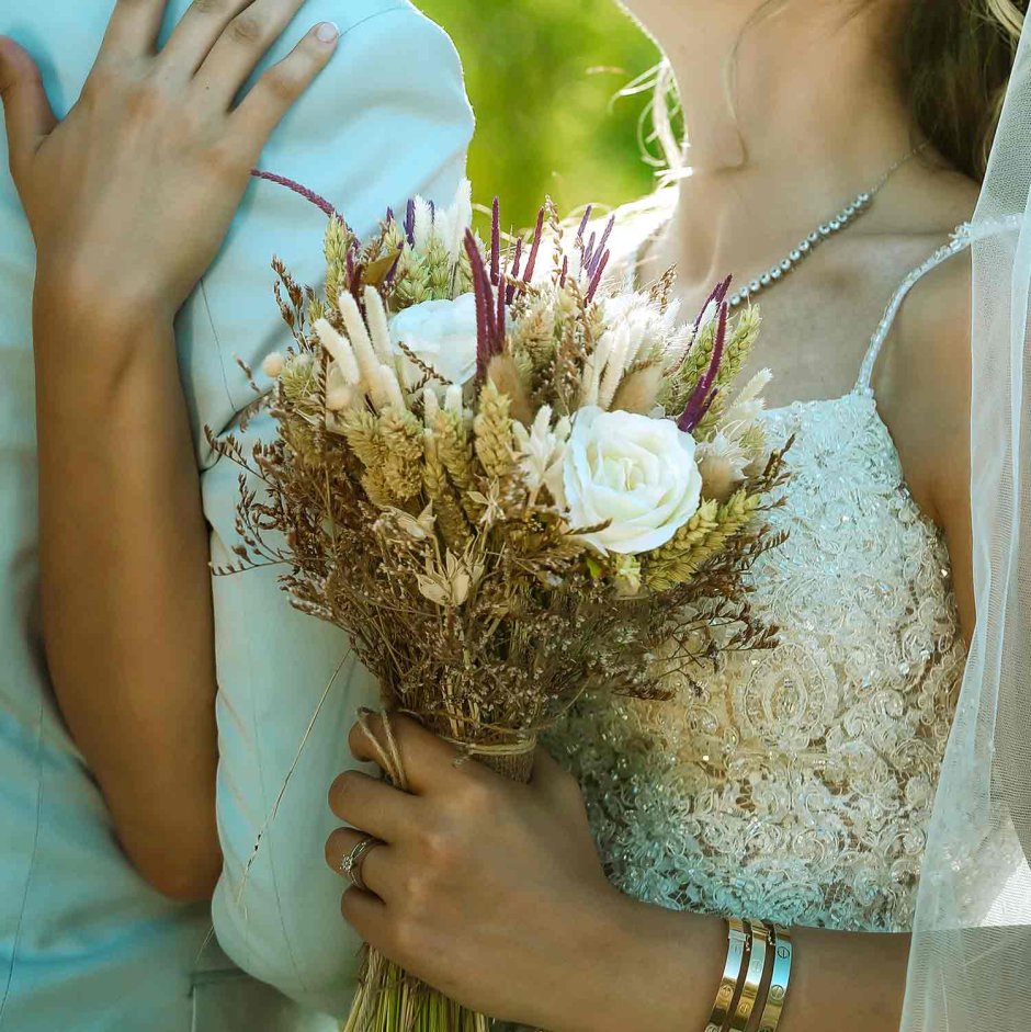 Букет невесты из сухоцветов белый