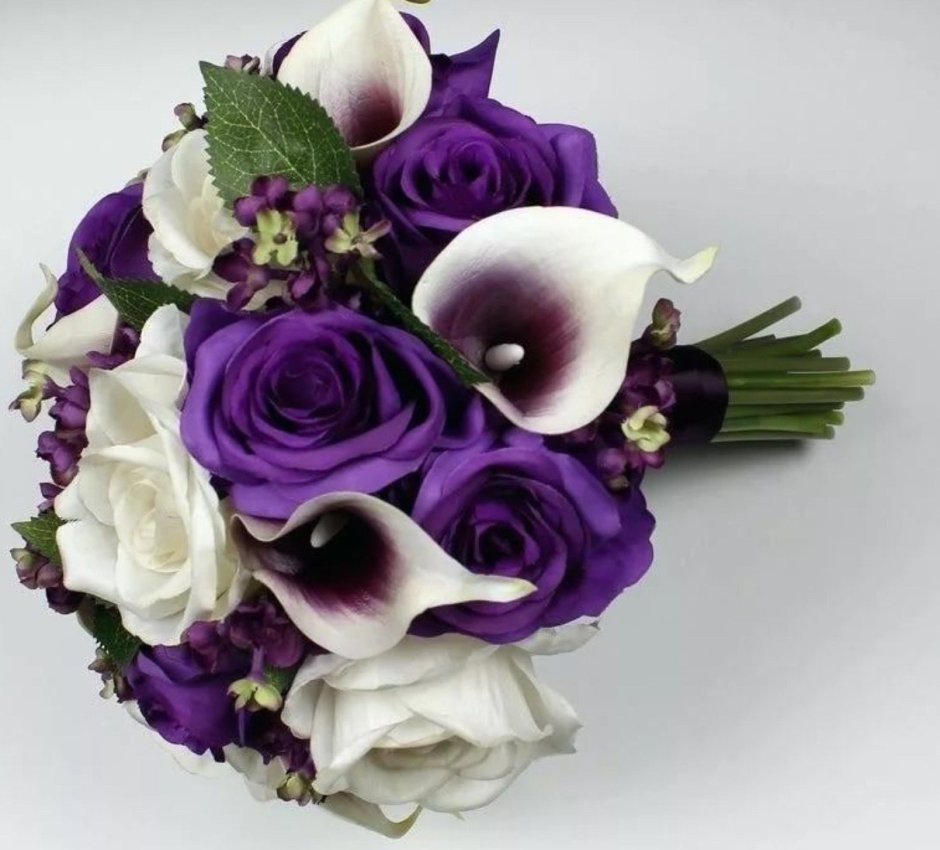 Фиолетовые каллы свадебный букет