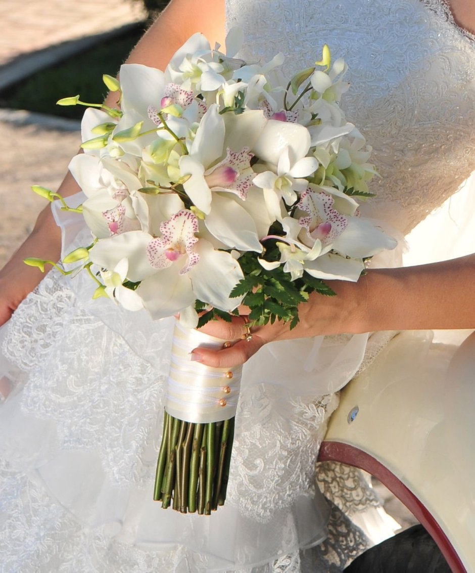 Букеты невесты 2022 с орхидеями
