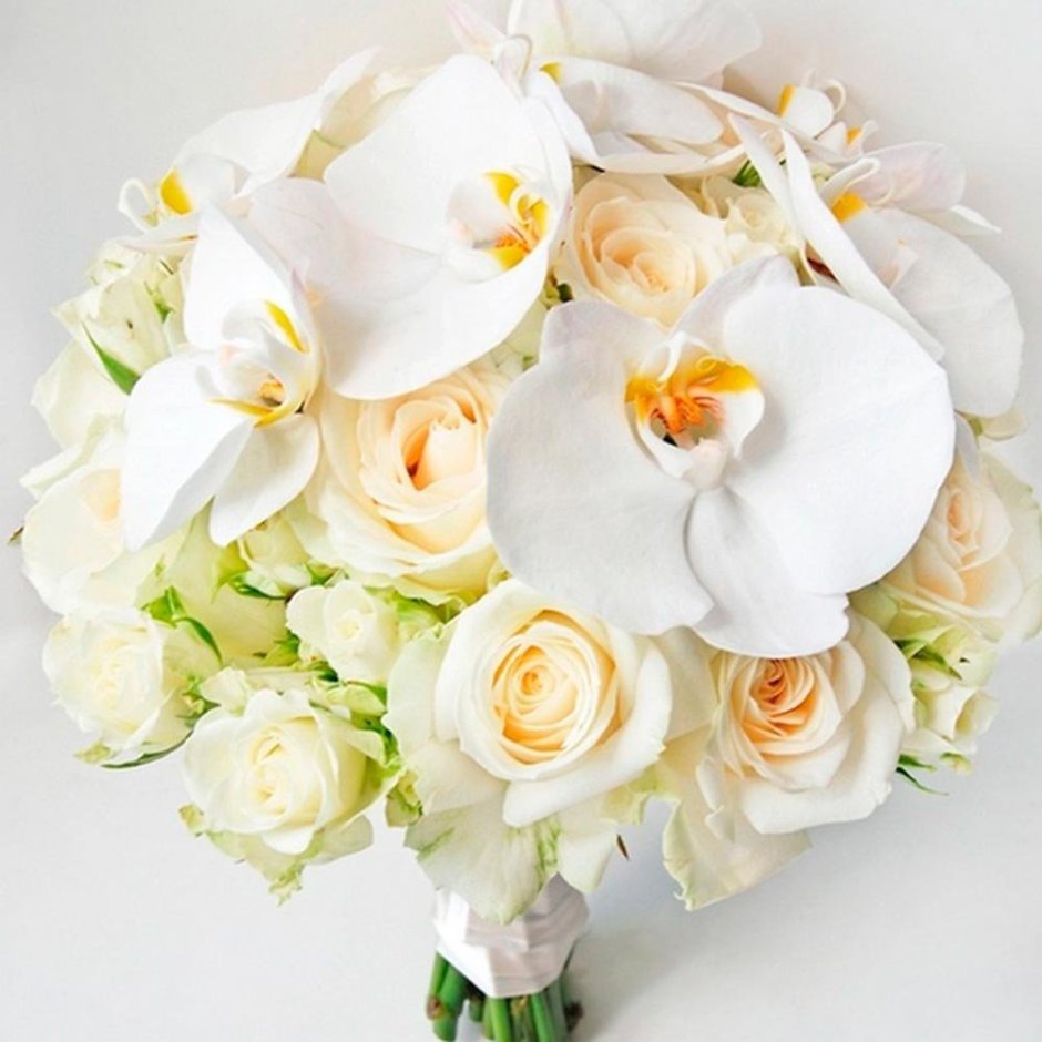 Букет невесты белый фаленопсис