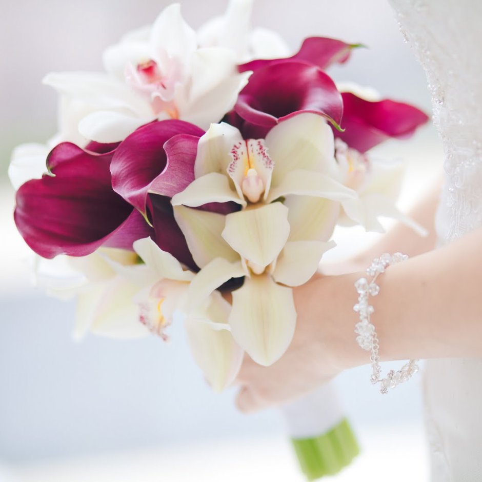 Свадебный букет из калл и орхидей