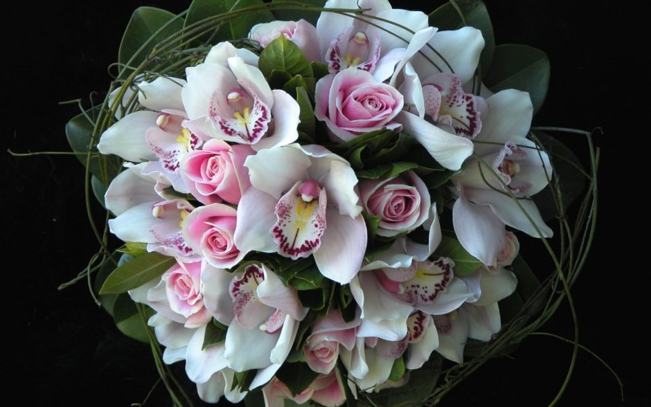 Букет из роз и орхидей