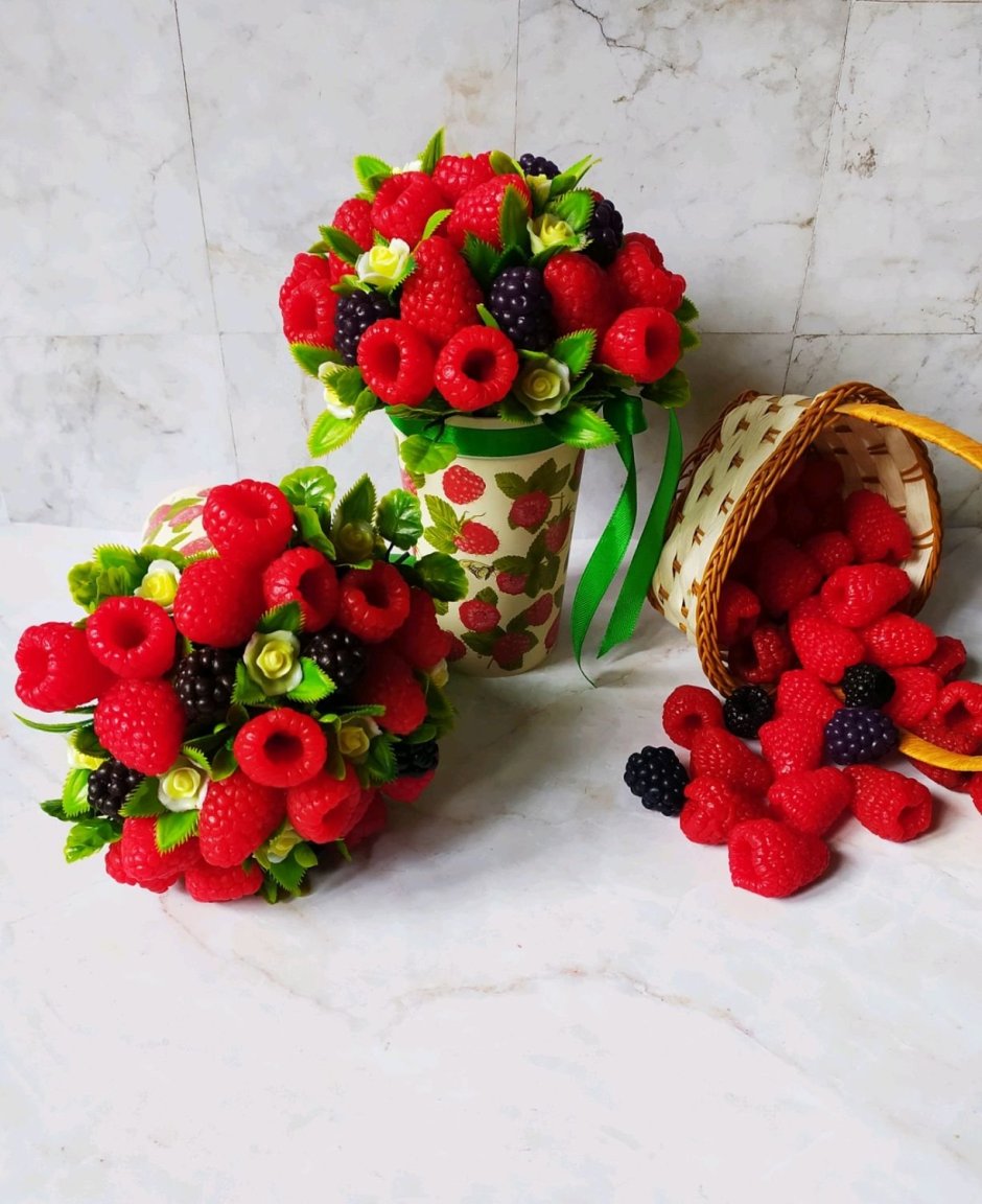Мыльные букеты с ягодами